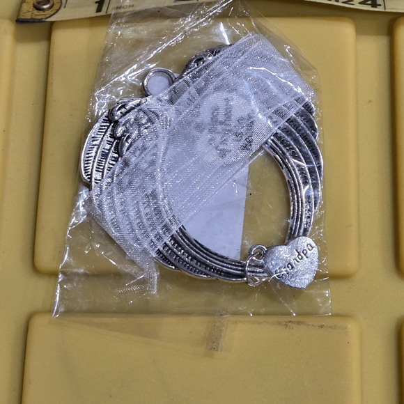 Memorial Angel Wings Ornament - Picture 2 of 3